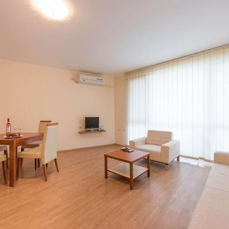 Gt Riviera Fort Beach Apartments Ravda Dış mekan fotoğraf