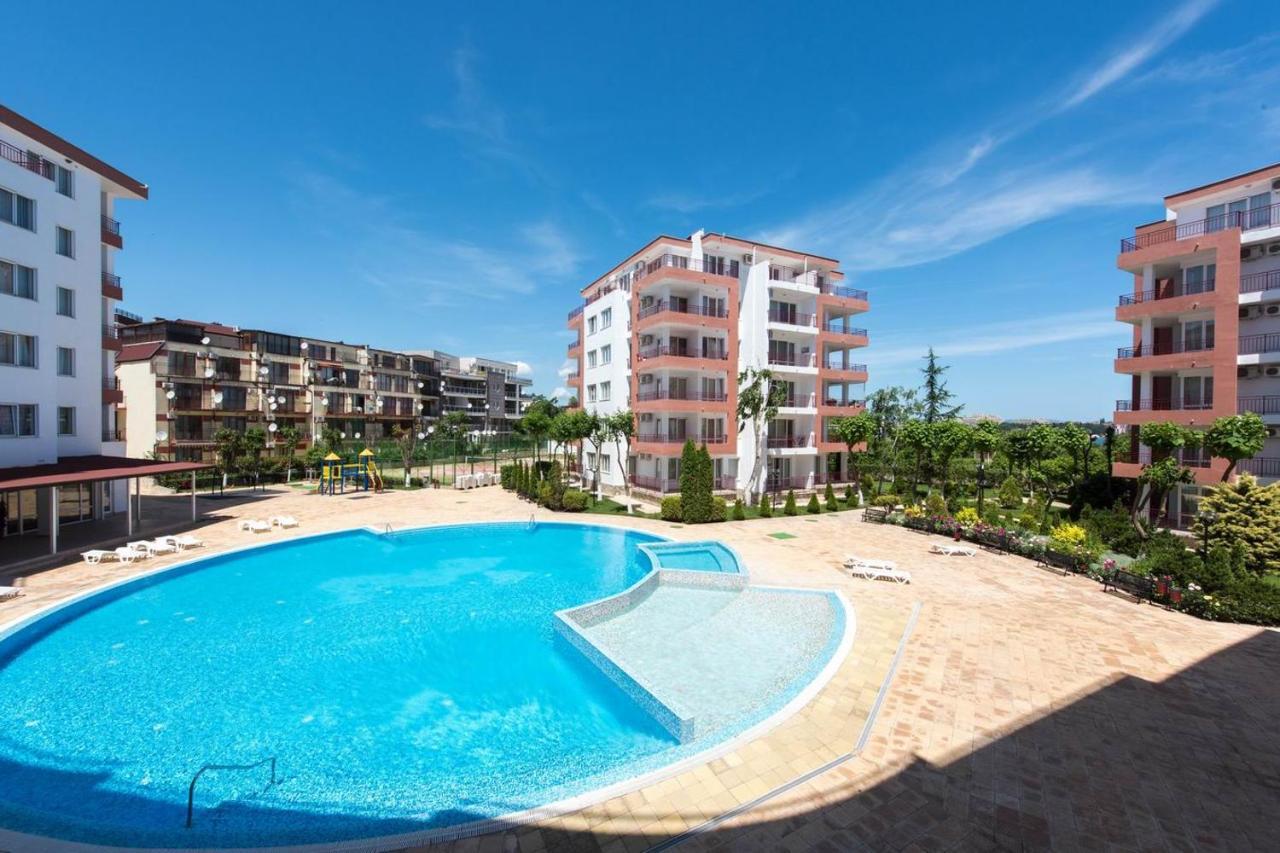 Gt Riviera Fort Beach Apartments Ravda Dış mekan fotoğraf