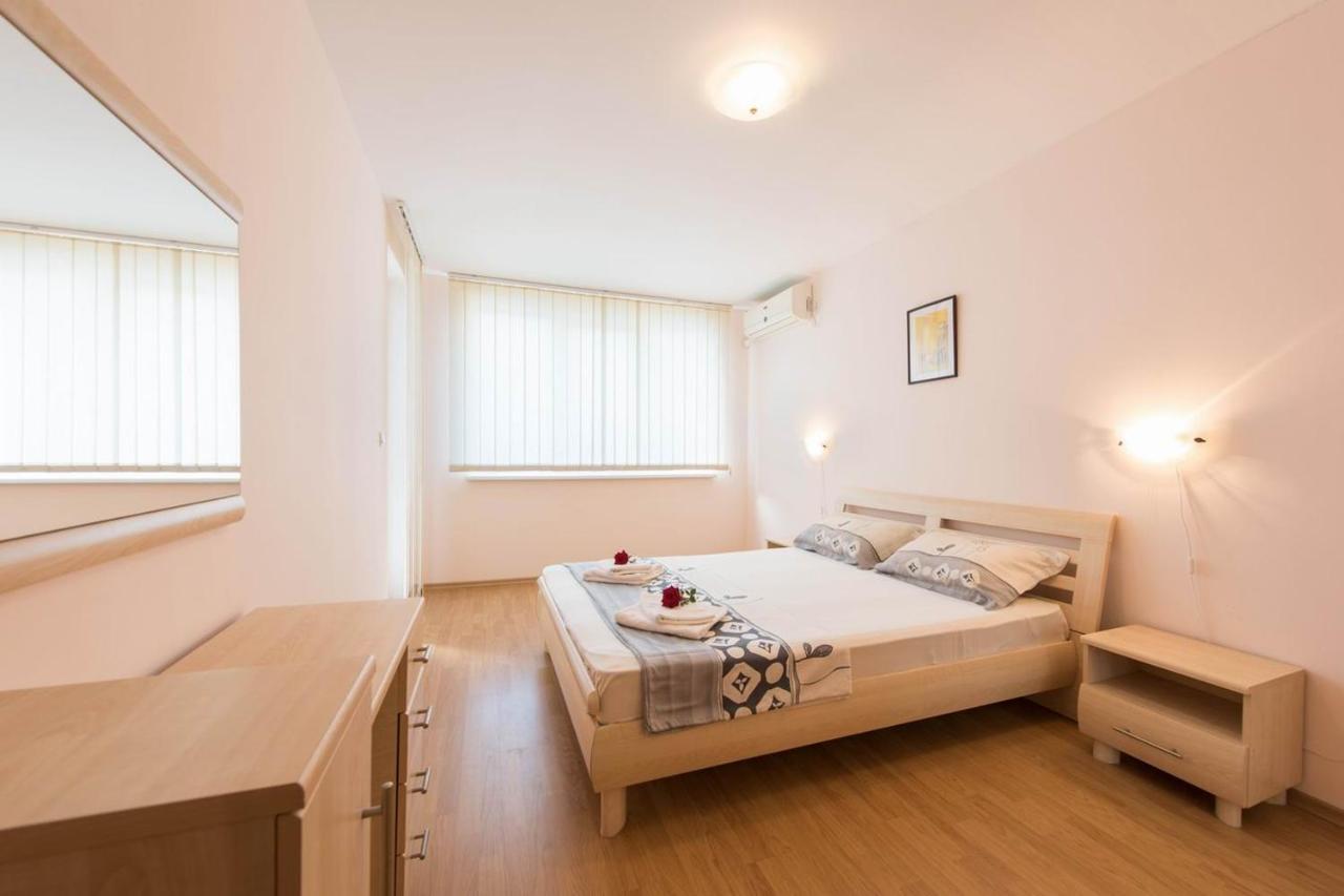 Gt Riviera Fort Beach Apartments Ravda Dış mekan fotoğraf