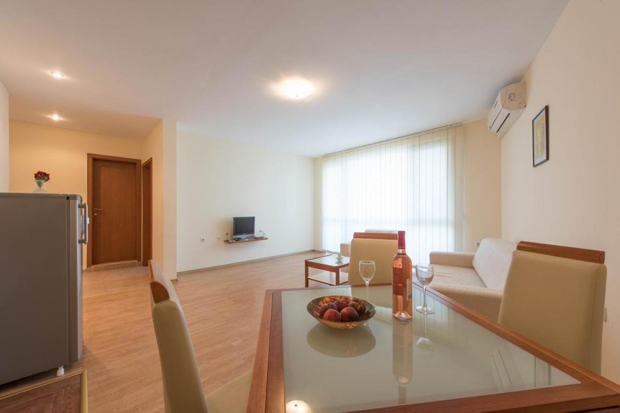 Gt Riviera Fort Beach Apartments Ravda Dış mekan fotoğraf