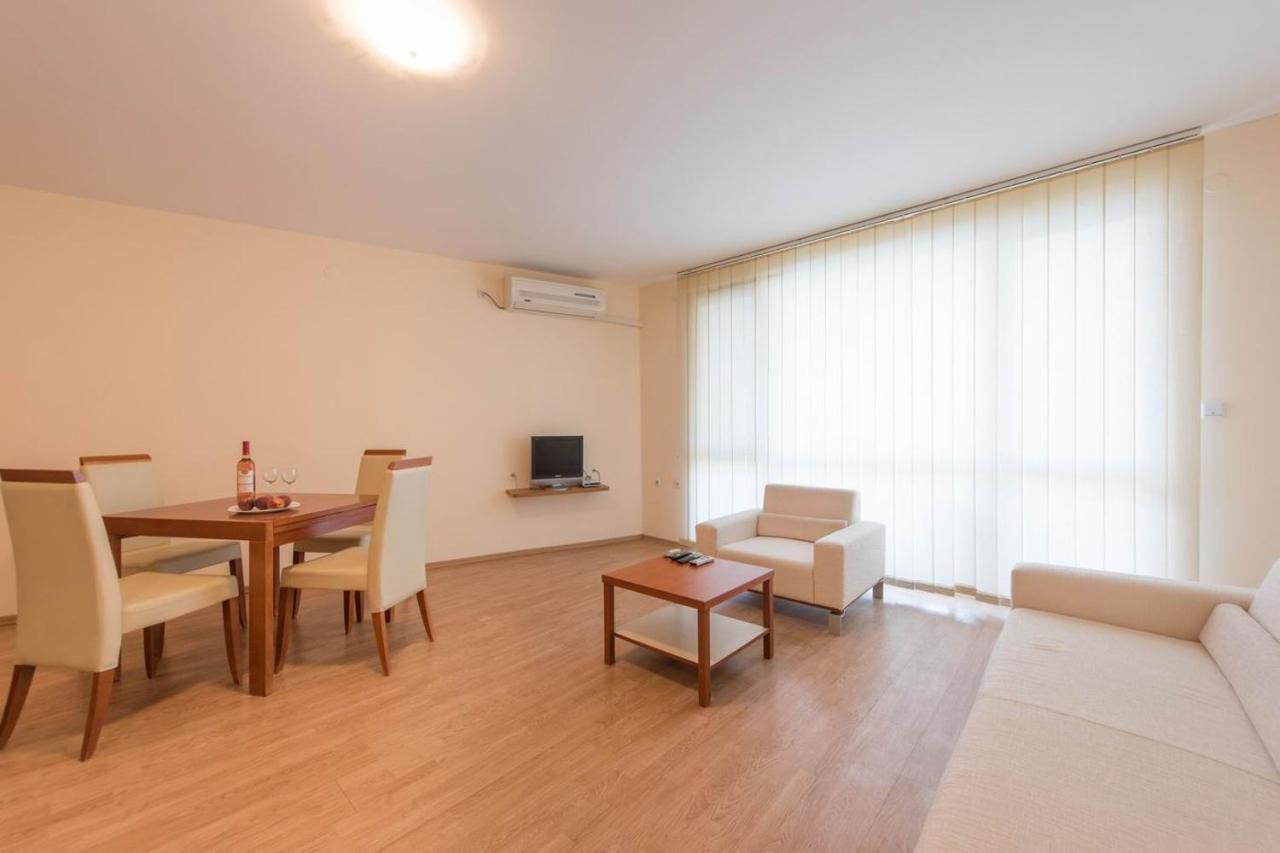 Gt Riviera Fort Beach Apartments Ravda Dış mekan fotoğraf